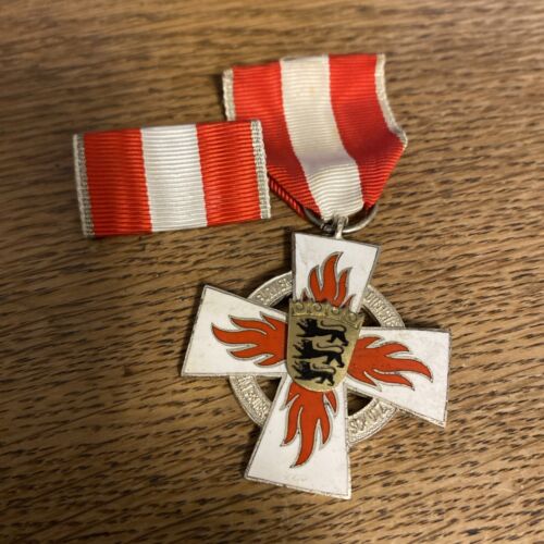 Orden Deutsches Feuerwehr Ehrenkreuz Mit Bandspange in Silber FW21 - Bild 1 von 3