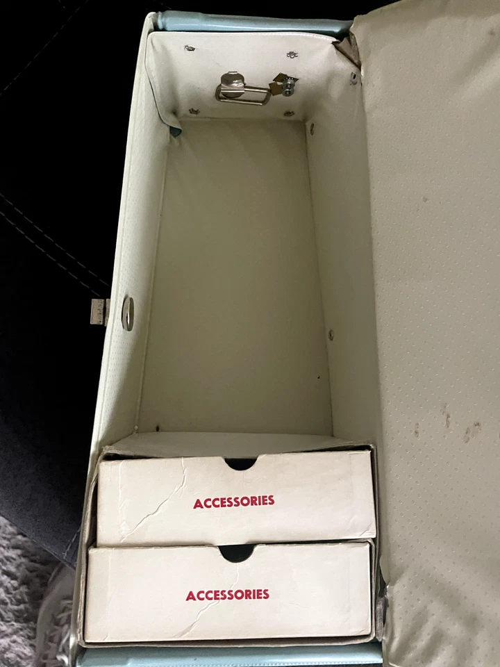 Ideal Tiny Thumbelina Doll in case - Image 3 of 4