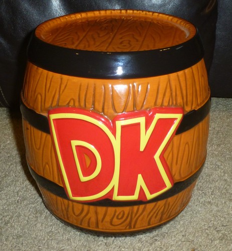 Nintendo Donkey Kong Barrel Keksdose, DK Keramik Sammlerstück, 2019 Retro Gamer