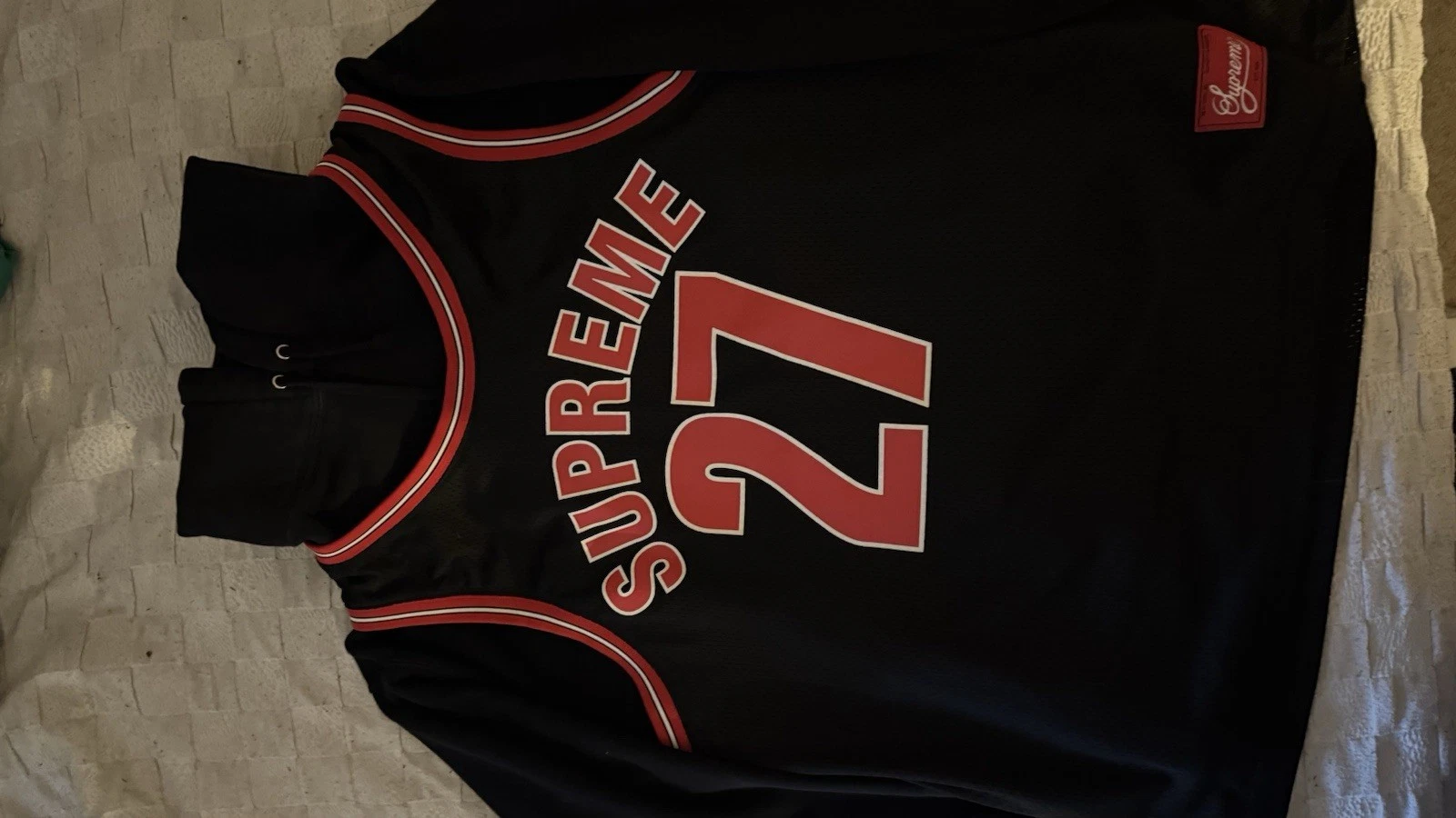 Sweat à capuche noir Supreme Basket Jersey taille L rare