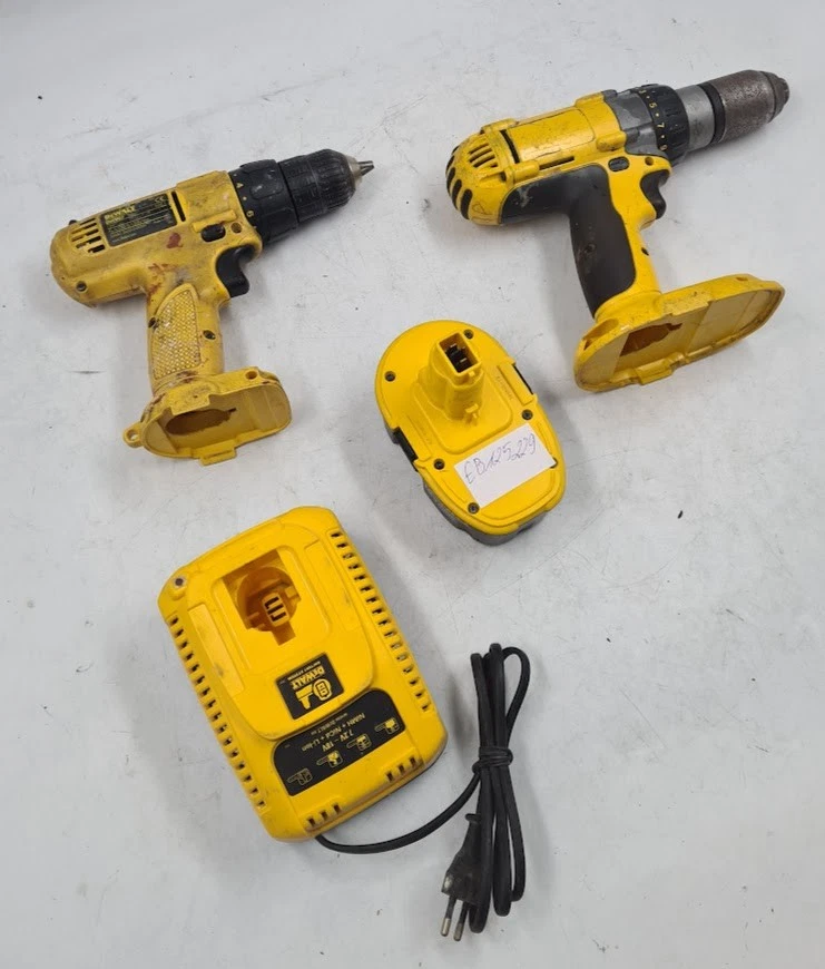 Lot De 4 Outils Sans Fil Dewalt, Perceuse/Visseuse DW907, Utilisé En Bon État - Photo 2/4