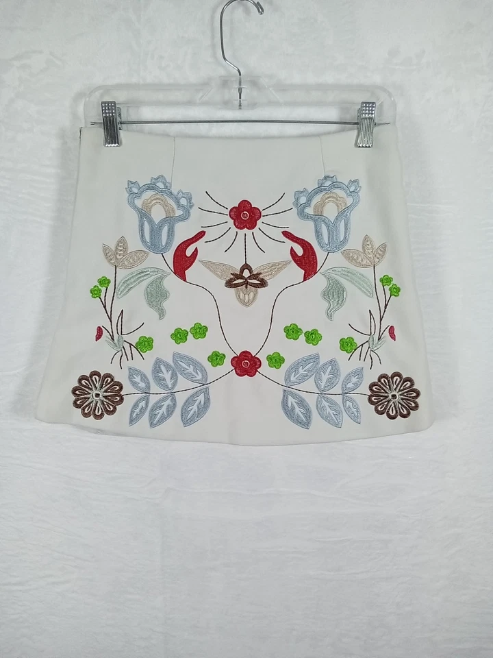 An na 70 年代嬉皮刺绣 3D 侧拉链白色花卉尺寸 6 迷你裙内衬 — 第 2/4 张图片