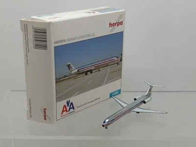 HERPA 1:500 - 506090 - MCDONNELL DOUGLAS MD-82 AMERICAN AIRLINES  - Photo 1/4