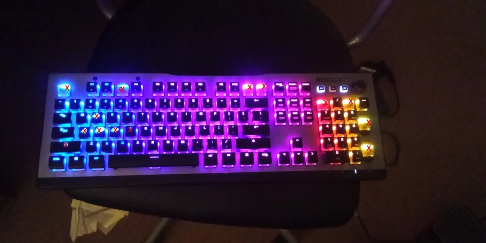 1 Roccat Vulcan 120 Aimo RGB Mechanical Gaming Key cap - Image 2 of 4