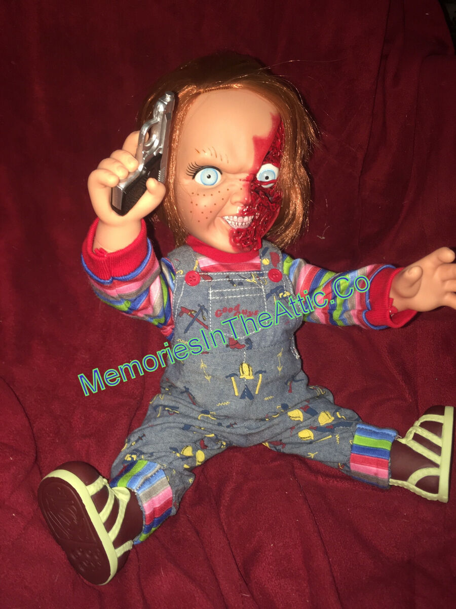 Mezco Child's Play 3 Talking Pizza Face Chucky Doll Mega Mezco Child's Play 3 Talking Pizza Face Chucky Doll Mega