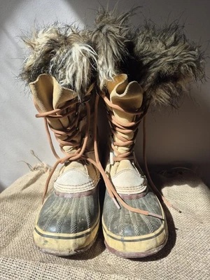 Sorrel UK 5.5 lightly Used Joan Of Arctic Boots Fawn And Fluffy Trim - Image 1 of 4