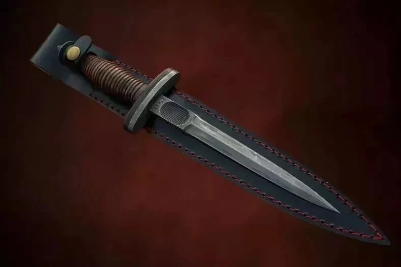 Cuchillo daga vintage Case V-42 de las Fuerzas Especiales de los Estados Unidos Segunda Guerra Mundial con funda de cuero Foto 2 de 4