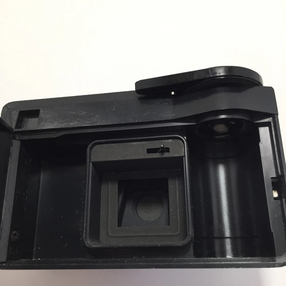 Lote De Cuatro Cámaras De Colección Fuji Mini 8 Kodak K2/Instamatic 233/Agfa ISO Rápida IF Foto 4 de 4