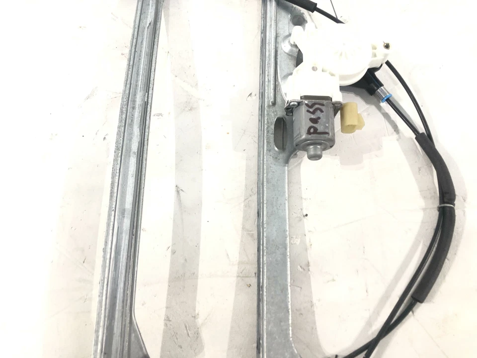 2007-2013 Chevrolet Avalanche Tahoe Yukon Front Passenger Regulator With Motor - Image 3 of 4