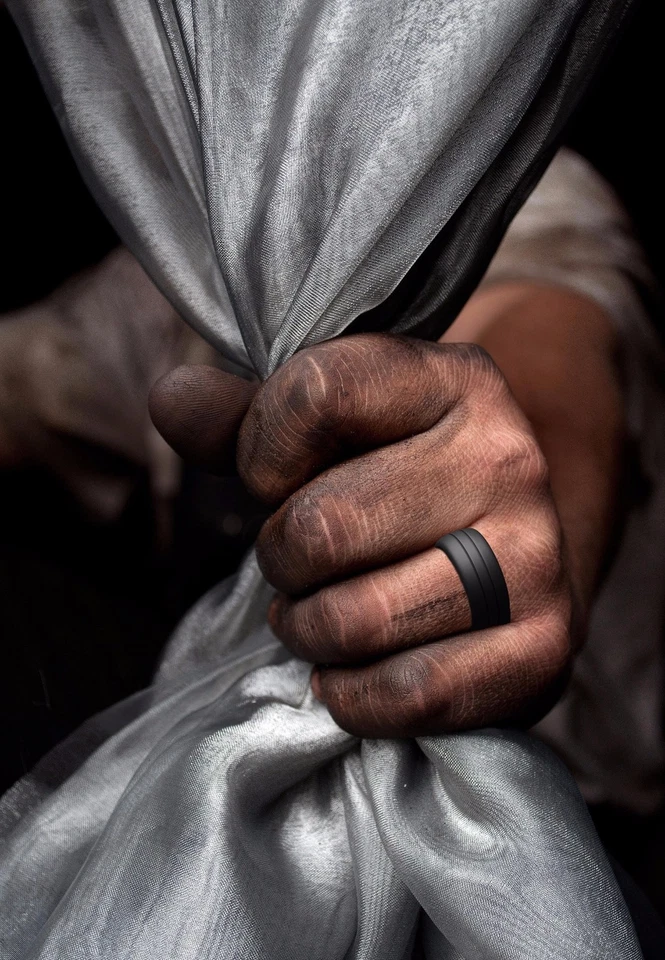 Anillo de silicona para hombre AERA alianza de boda de goma ropa activa joyería de la más alta calidad Foto 3 de 4