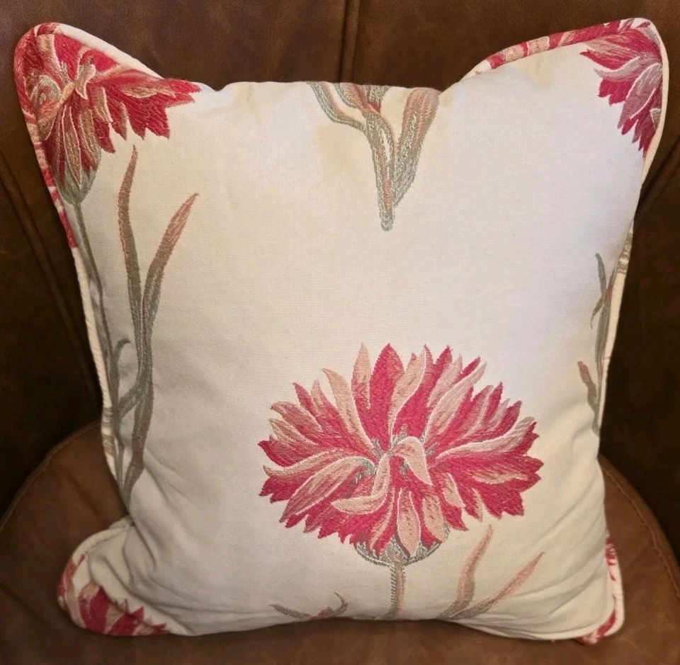 Cojín John Lewis 15"x 15" Relleno de Plumas Crema Floral Cremallera Foto 2 de 4