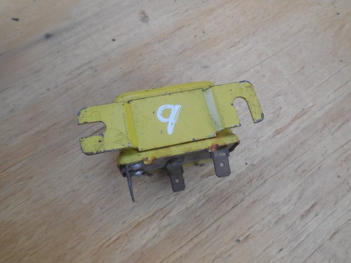 Porsche 911 / 912 Fog light relay #9 C # 105 - Picture 3 of 4