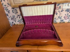 VINTAGE J.ROGERS  SILVERWARE WOOD CHEST TARNISH PROOF MAGENTA CLOTH 