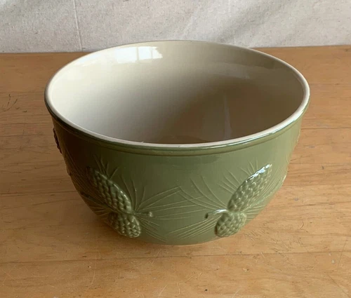 Vintage National Wildlife Federation Embossed Pine Cone Stoneware Serving Bowl
