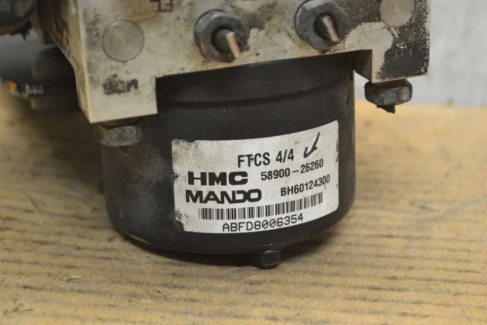 Hyundai Santa Fe 2005-2006 ABS control de bomba OEM 5890026260 módulo 23-10D8 Foto 2 de 4