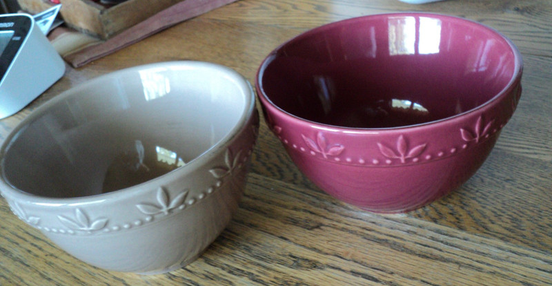 2-Signature Sorrento BURGUNDY BEAUJOLAIS/MOCHA cereal bowls 6" All Purpose Bowls