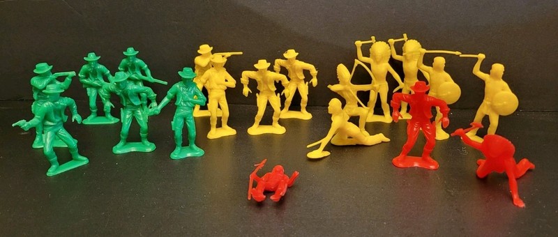 Vintage Tim Mee Toys Yellow, Red, Green Cowboy & Indian Plastic Figures Lot 18