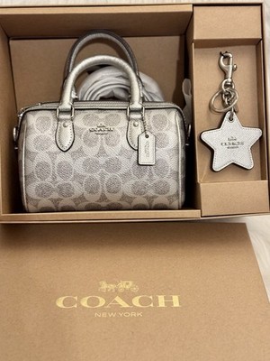 希少✨良品✨コーチ アクセサリーポーチ ミニハンドバッグ ワンショルダー グレー Coach Boxed Mini Rowan Crossbody Bag And Mirror Bag Charm Set
