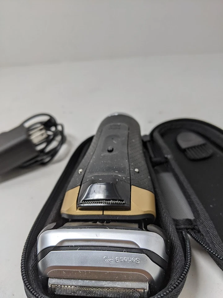 Maquinilla de afeitar eléctrica Braun para hombre, afeitadora de lámina impermeable, serie 9 Pro 9419s, dorada Foto 3 de 4