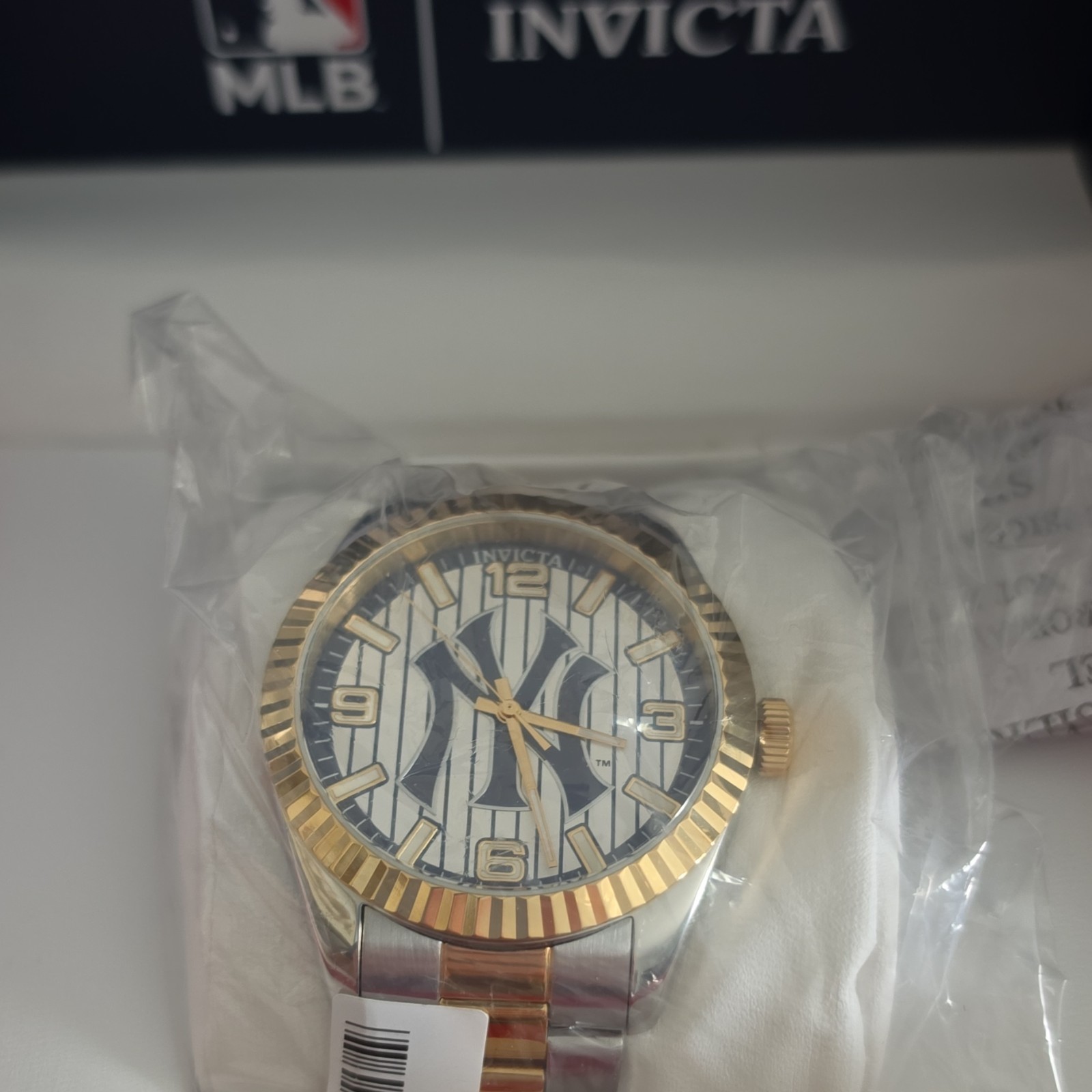 Invicta New York Yankees MLB Men's Gold Tone Wristwatch with Box