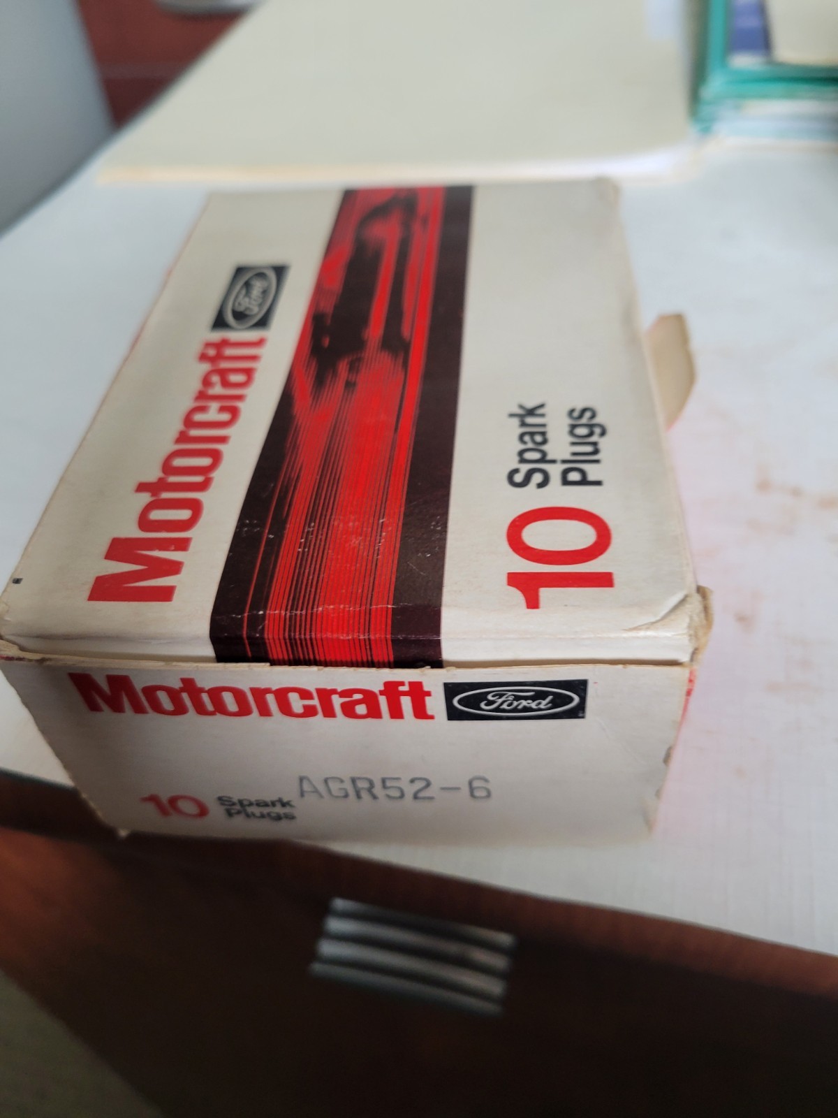VINTAGE OLD STOCK MOTORCRAFT FORD AGR 52C SPARK PLUG SET 10
