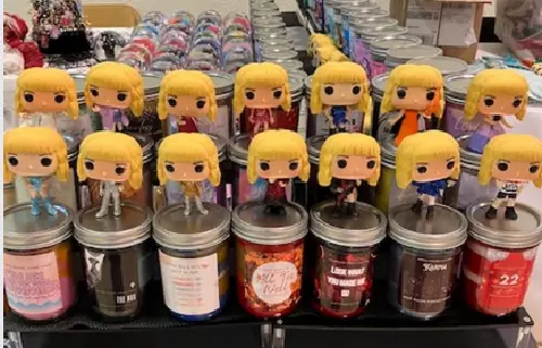 TAYLOR SWIFT FUNKO POP