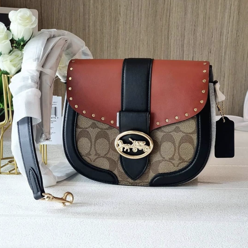 NWT Coach Georgie Saddle Bag In 