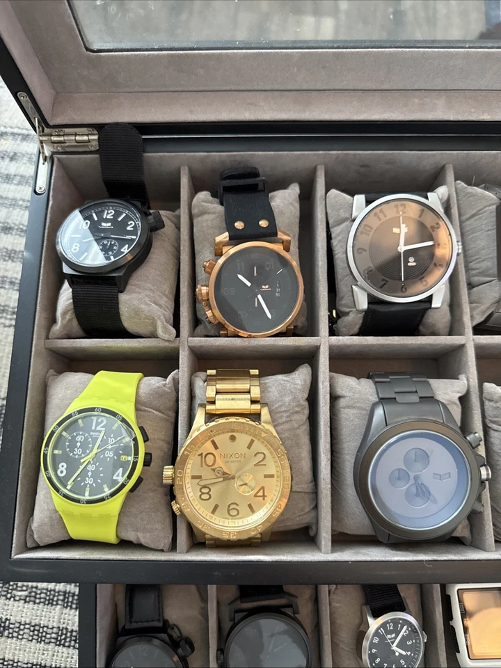 Colección de relojes para hombre: 20 relojes Vestal, Nixon y Swatch con estuche incluido Foto 2 de 4
