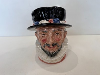 Vintage Royal Doulton Beefeater Toby Mug Jug D6206 England 1946
