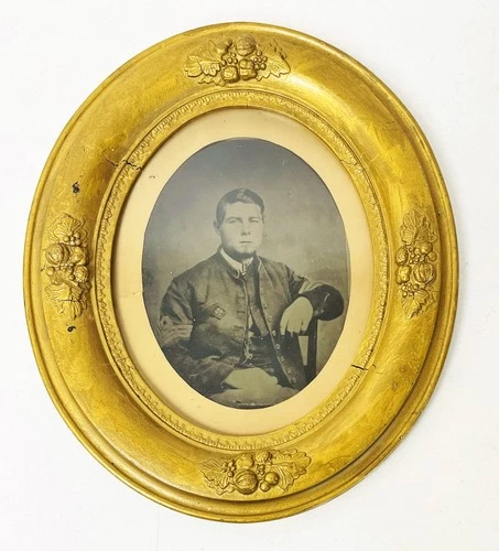 Civil War Union Soldier Tintype Photo Framed Oval Gilt Frame 12"x14.5"