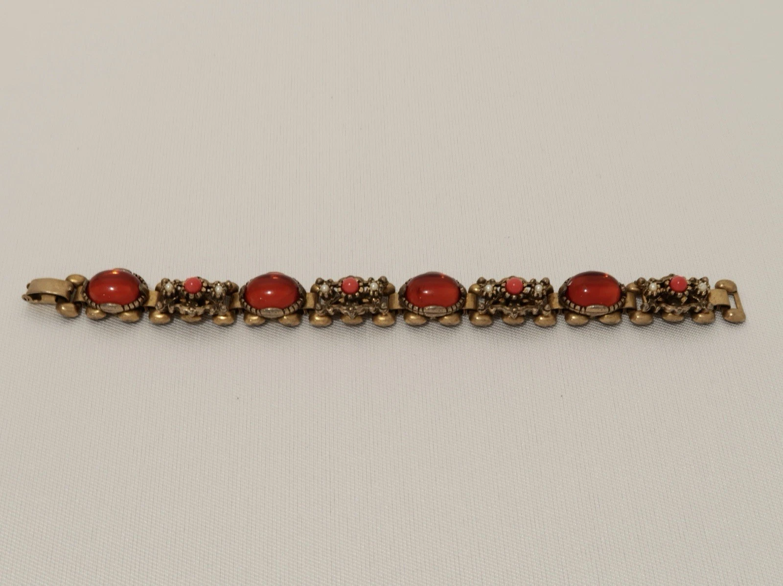 SELRO SELINI Amber Cabochon Faux Pearl Gold Tone Vintage Bracelet Jewelry Br08