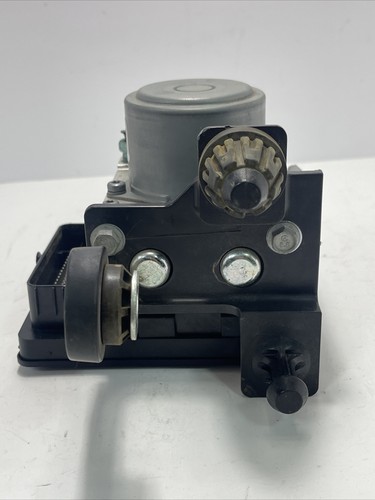 2019 GMC Acadia XT5 ABS Antilock brake pump module 84503307 / 84502696 - Picture 7 of 12