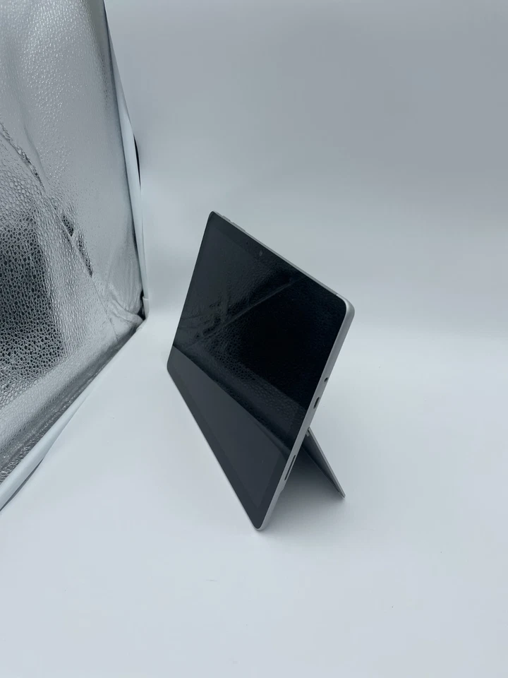 Microsoft Surface Windows 11 Go 2 1824 8GB 64GB SSD Tablet Portable Stylus Pen - Image 3 of 4