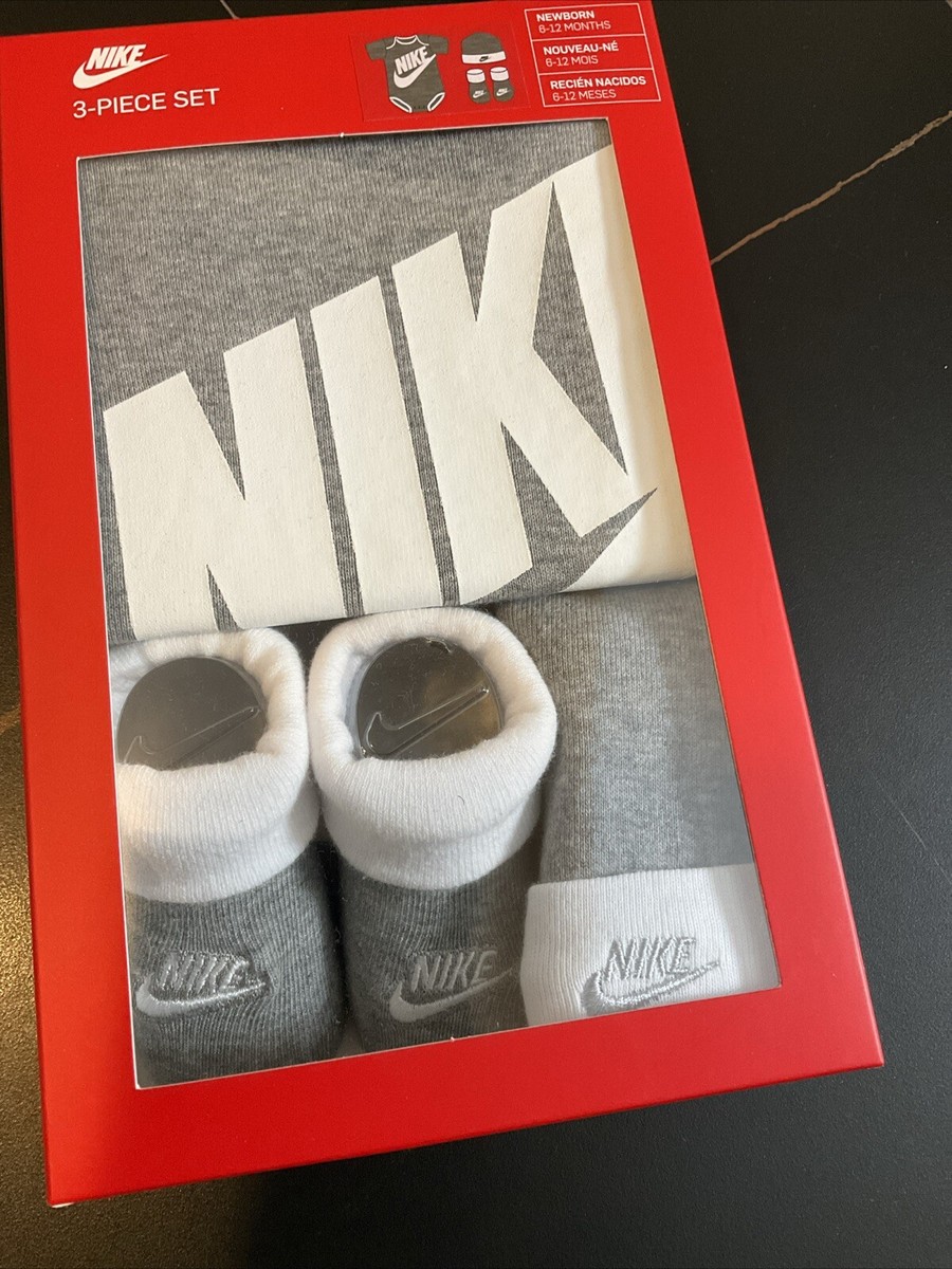 Nike Unisex Nike New Born Piece Set Size 6-12 months Gray