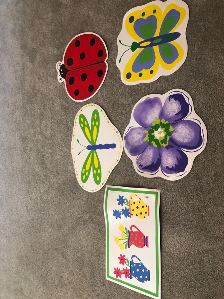Set of 5 Vinyl Foam Backed Place Mats! Butterfly, dragon fly ladybug flowers new - Image 2 of 4