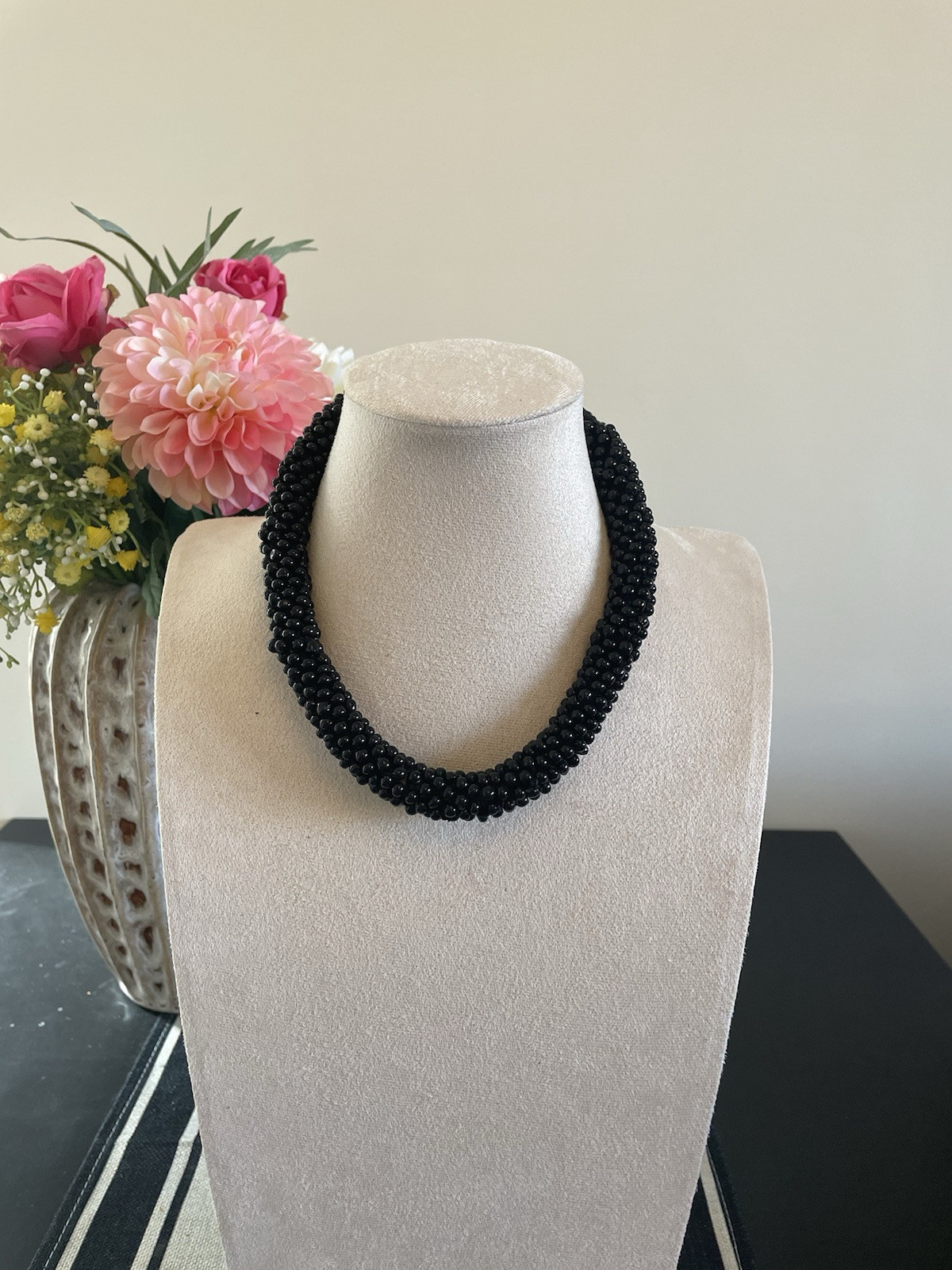 costume jewellery Stunning Black Glass Bead Choker Necklace (new)