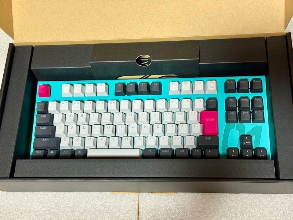 REALFORCE GX1 Hatsune Miku Gaming Keyboard X1UCM1 Japan Limited - Image 2 of 3