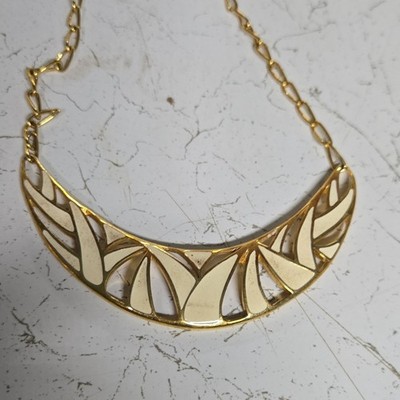 Gold Tone Bar Link Statement Collar Necklace Crescent Cutout Pendant No Stone