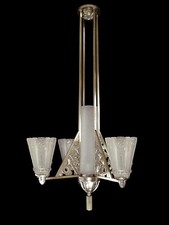 EJG : LUSTRE ART DÉCO EN BRONZE NICKELÉ ET TULIPES EN VERRE PRESSÉ 1930