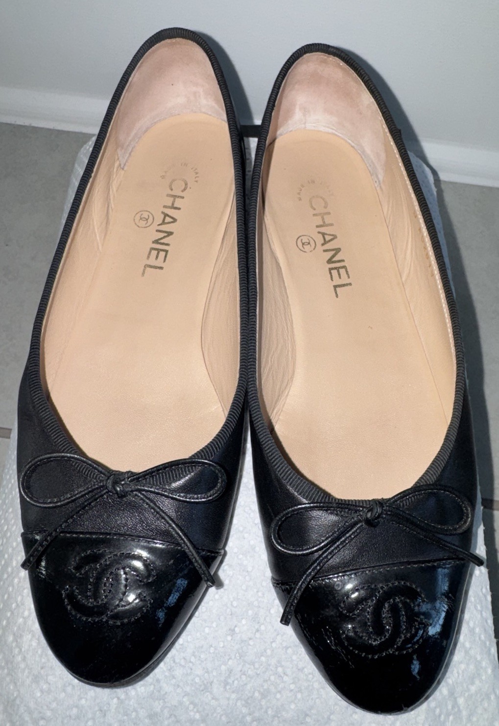 AUTHENTIC Chanel Classic Ballerina Flats Noir Sz 38 SOLDOUT 2012 image 2