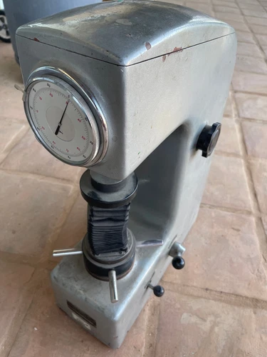 Bench Top Rockwell Hardness Tester Analog Phase II 900-330 Machinist Steel Metal