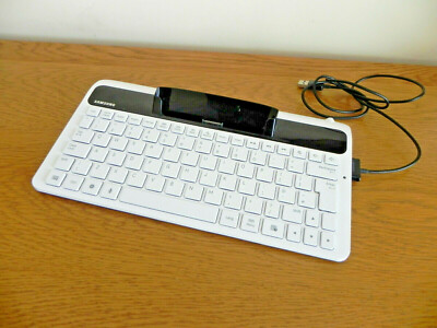 Samsung Keyboard Dock ECR-K10UWE für Samsung Galaxy Tab 7.0 mit USB Kabel