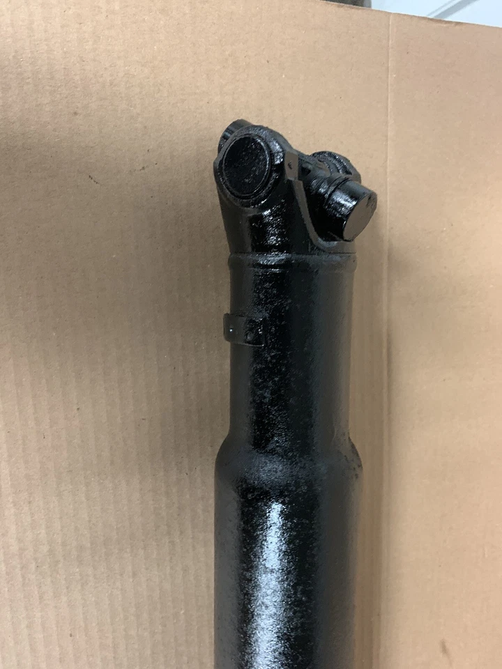 GMC Yukon Denali 2002 AWD 1500 eje de transmisión trasero fabricante de equipos originales 169 k millas Foto 2 de 4