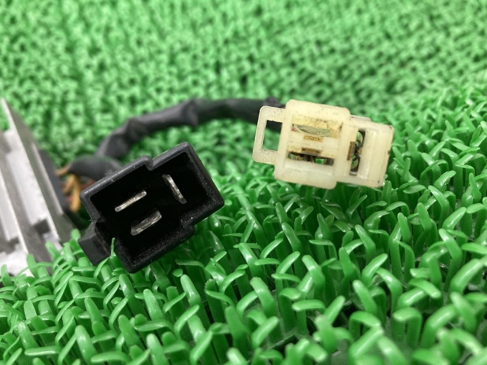 Gsx250S Katana Regulator Sh572C12 Suzuki Genuine Used Motorcycle Parts