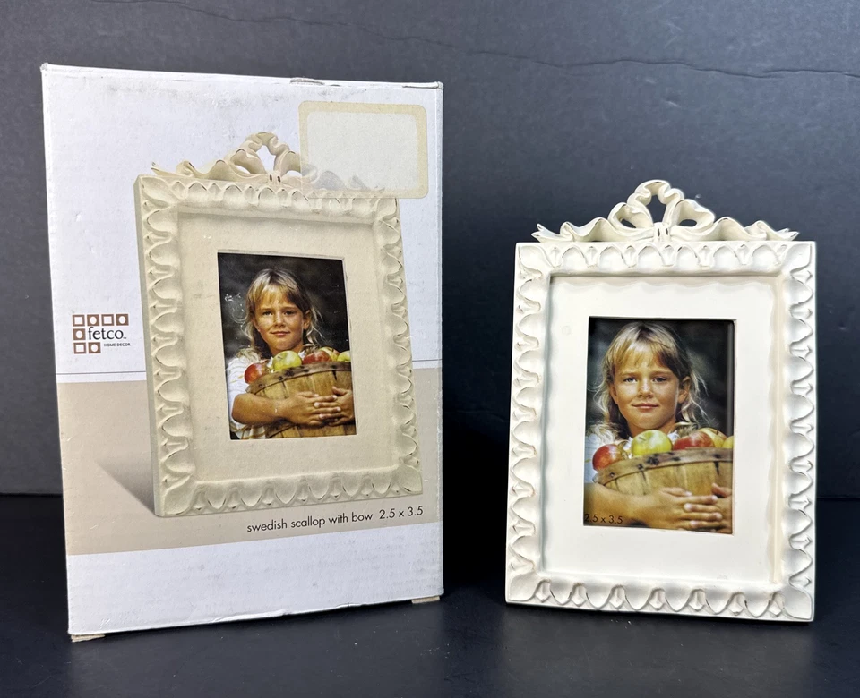 Fetco Swedish Scallop with Bow Picture Frame 2.5x3.5 Cream, Boxed – EUC - Image 2 of 4