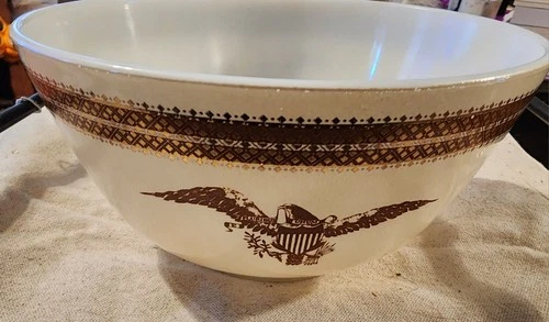 PYREX Mixing Bowl Federal Eagle 478-B- 1.5 Quart Retro Kitchen Cottagecore