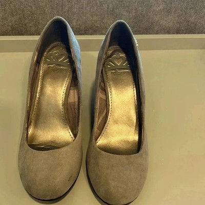 FERGALICIOUS WEDGE CLOSED TOE SUADE MATERIAL GREY 3.5   HEAL SIZE 7.5 NEVER WORN