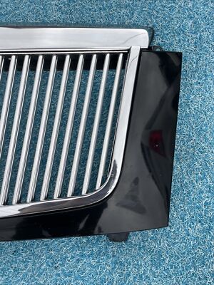 2002-2006 CADILLAC ESCALADE E&G CLASSICS METAL VERTICAL BAR FRONT