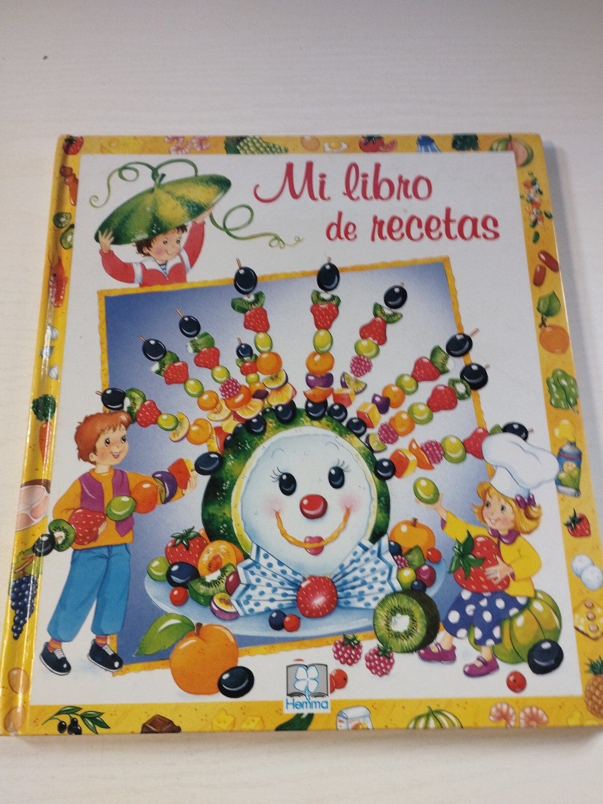 My Illustrated Children's Recipe Book Hemma - SPANISH Book