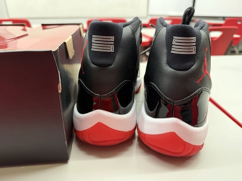 Talla 11 - Jordan 11 Retro Bred 2012 Foto 4 de 4